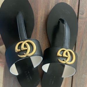 Pre owned gucci flats